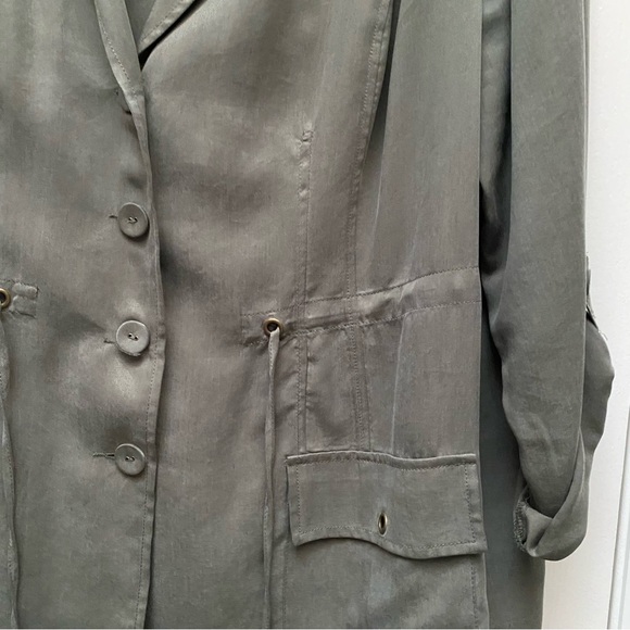 Laura Plus Lightweight 100% Tencel Jacket in Olive Green - Picture 8 of 9